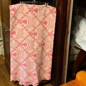 Cozy Pink Geometric Throw Blanket